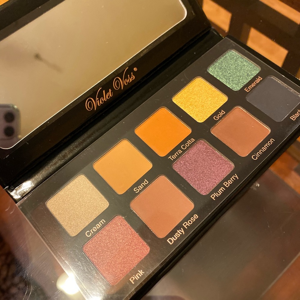 Essentials PRO Series Eye Shadow Palette